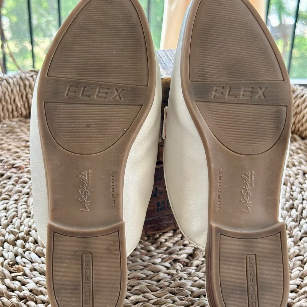 Margot Life Stride Womens Cream Slide Loafers